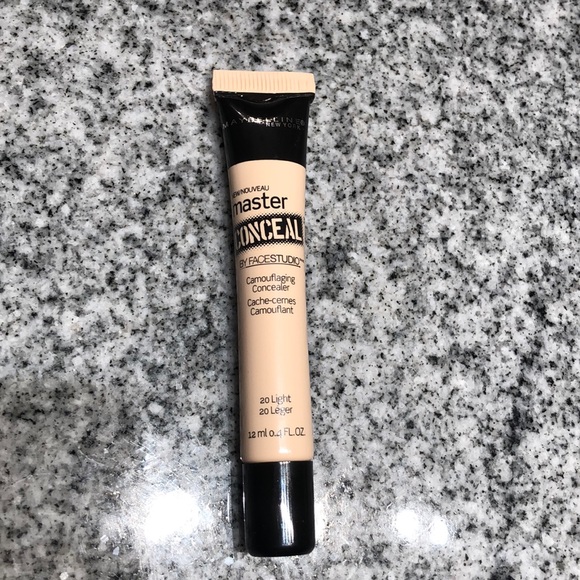 maybelline master conceal 20 light